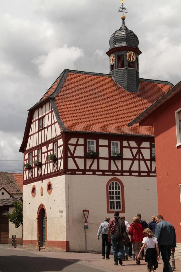 Bio-Weingut, Gaestehaus Und Kraeuterhof Flomborn Ngoại thất bức ảnh